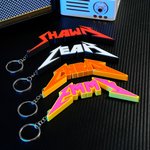 Personalisierter 3D Druck Metalmusik Schlüsselanhänger mit Text und Farbvarianten Geburtstag Geschenk für Metalheads