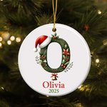 Personalizada de Navidad Santa Hat Bell Inicial Ornamento de cerámica redonda con el nombre del año del árbol de Navidad Decoración Fiesta de Regalo para la Familia Amigos