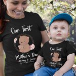 Personalisierte Our First Mother's Day Bear Baby Onesie und Mommy Matching T-Shirt mit Namen und Jahr Geschenk für Baby neue Mutter