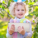 Scatola di latta per biscotti personalizzati con nome e iniziali, coniglietto floreale carino, regalo di Pasqua per ragazzi e ragazze.