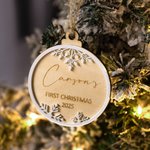 Personalizzato primo Natale del bambino fiocco di neve glitterato appeso ornamento con nome inciso e data regalo di Natale per il neonato
