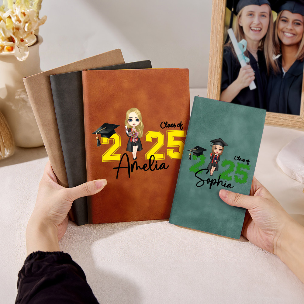 Personnalisé Cartoon Graduate Character Leather Cover Notebook with Name Portable Graduation Travel Essentials Gift for Women