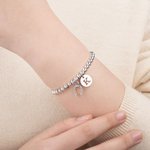 Herradura de la suerte personalizada Pulsera de abalorios elásticos Joyería con inicial Cumpleaños Bautizo Aniversario Regalo para niños Adultos