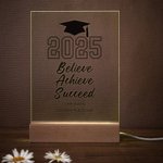 Luce notturna a LED personalizzata con base in legno Classe del 2025 Regalo di laurea per laureati