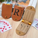 Personalisierte Minimalismus Initial Name Portable Leder Cribbage Board Game Set mit 4 Pegs Reisen Camping Zubehör Geburtstag Geschenk für Familie