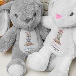 Jouet Lapin en Peluche Personnalisé avec Nom et Année Cadeau Anniversaire Pâques pour Enfant