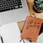 Personalisierte Berg Abenteuer 100 Seiten A5 Ledereinband Notebook mit Namen Geburtstag Geschenk für Reise-Enthusiasten Abenteurer ausgekleidet