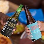 Personalisierte Name Alter Jahr Textkombination Bier kann Kühler Hülse Satz von 12 Urlaub Geburtstag Party Geschenk für Familie Freunde