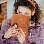 Personalizzato Cartoon Laureato Oroscopo Nascita Fiore Copertina del taccuino in pelle PU con nome Laurea Regalo di compleanno per le donne