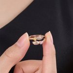 Gepersonaliseerde sierlijke hart geboortesteen knuffelring met gegraveerde tekst Minimalistische sieraden Moederdag Verjaardagscadeau voor vrouwen