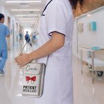 Personalisierte Bogen Stethoskop Leder Crossbody Bag Brieftasche mit Namen und Kartenschlitze Geburtstag Anerkennung Geschenk für Ärzte Krankenschwestern medizinisches Personal