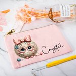 Personalisierte Niedliche Tragbare Schleife Cartoon Strickmuster Aufbewahrungstasche mit Reißverschluss Namen Geburtstag Geschenk für Strickliebhaber