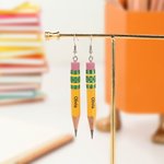 Personliga pennörhängen med namn och suddgummi Konstsmycken Födelsedagspresent till lärare Konstnär