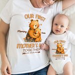 Personalisierte Hugging Bears Our First Mother's Day 100% Baumwolle Baby Onesie mit Namen erste Muttertag Geschenk für Mama Baby