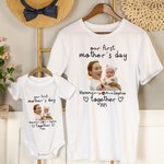Gepersonaliseerde Onze Eerste Moederdag 100% Katoenen Baby Onesie T-shirt Bijpassende Outfit Set met Foto en Naam Cadeau voor Pasgeboren Nieuwe Moeder