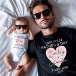 Personalisierte niedliche Herz-T-Shirt Baby Onesie mit Namen Unser erstes Vatertagsgeschenk für Daddy Baby