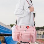 Gepersonaliseerde Cartoon Volleybal Meisje Multi-compartiment Grote Duffeltas met Naam en Schouderriem Team Verjaardagscadeau voor Volleyballiefhebbers