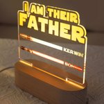 Personalisierte Lichtschwert Ich bin ihr Vater LED-Nachtlicht mit 1-7 Kindernamen und hölzerne Basis Vatertag Home Decor Geburtstagsgeschenk für Papa