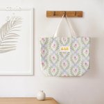 Henkilökohtainen Floral Leaf Bows kreikkalainen kirje eristetty Kangaskassi Sorority syntymäpäivälahja sisaret Ystävät | Callie × Affinity Licensing