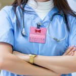 Personalizzato paziente qualificato arco stetoscopio Hollow nome distintivo Tag compleanno medico Apprezzamento regalo per il medico infermiere personale medico