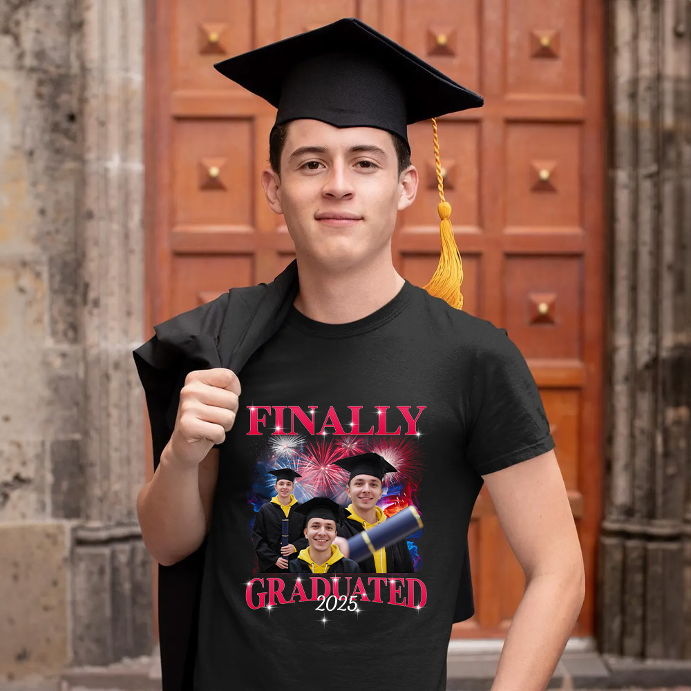 Personnalisé Feu d'artifice multicolore Enfin diplômé 1-5 Photos T-shirt Sweatshirt Hoodie avec année Cadeau de fin d'études pour diplômé