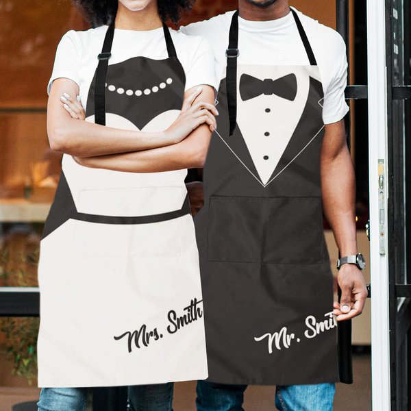 Personalisierte Anzug Abendkleid Design Name wasserdicht Schürze mit Taschen und verstellbarem Halsband Bridal Shower Jahrestag Geschenk für Newlyweds