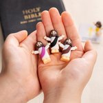 Personalised Miniature Baby Jesus Figurine with Blessing Card Set Desk Decor Religious Baptism Easter Basket Stuffer Gift for Christian Believers