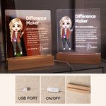 Personalizzato Difference Maker Personaggio dei cartoni animati Luce notturna a LED con nome e base in legno Regalo di compleanno per la festa degli insegnanti