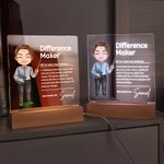 Personalizzato Difference Maker Personaggio dei cartoni animati Luce notturna a LED con nome e base in legno Regalo di compleanno per la festa degli insegnanti