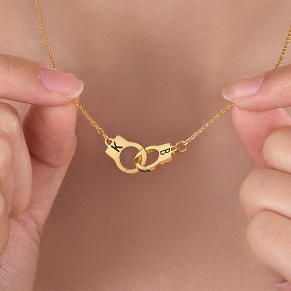 Personligt polishandboja Interlocking Infinity-halsband med dubbla graverade initialer Alla hjärtans dag Polisdag Present till poliskvinnor Par