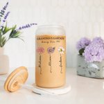 Personalisierte Omas Garten 1-12 Geburt Blumen Täglicher Gebrauch 20 oz Name Milchglasbecher mit Deckel und Strohhalm Tägliches Muttertagsgeschenk für Oma Mom