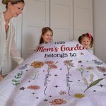 Personalized Multicolor Heart Birth Flower Garden Soft Family Throw Blanket with 1-12 Names Home Decor Birthday Mother's Day Gift for Mom Grandma
