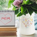 Personalized Colorful Heart Birth Flower Word Cloud Ceramic Flower Vase with 1-15 Names Birthday Mother's Day Gift for Mom Grandma Family