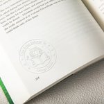 Henkilökohtainen söpö metsäeläimet kohokuviointileima käsikäyttöinen musta kohokuviointilaite, jossa on nimi ja säilytyspussi Syntymäpäivä Book Club lahja kirjamatoille Lapset