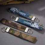 Personalisierter Militärischer Camouflage Schlüsselanhänger mit Gestickten Texten Geburtstag Geschenk für Soldat Liebhaber der Militärgeschichte