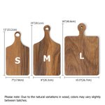 Personalisierte eingraviert Kranz Monogramm Holz Charcuterie Schneidebrett mit Nachnamen und Griff Hochzeit Home Decor Housewarming Geschenk für Ehepaar Familie