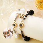 Bracelet Magnétique Tressé Personnalisé avec Initiales Gravées et Projection Photo Set de 2 Bracelet Cadeau Anniversaire pour Couples