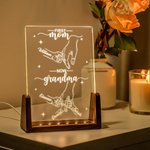 Personalized Star Hand in Hand Design LED Night Light with Names and Wooden Base Mother's Day Home Decor Birthday Gift for Mom Grandma
