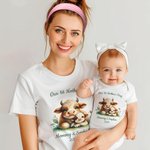 Personalizzato Design animale carino La nostra prima festa della mamma 100% cotone Baby Bodysuit Maglietta per adulti con nome Festa della mamma Regalo di compleanno per neonati Mamme