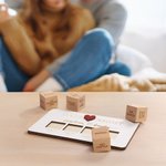 Jeu de dés et plateau de jeu en bois 5 pièces personnalisé avec nom et sac d'emballage Cadeau de mariage 5e anniversaire Cadeau de Saint-Valentin pour les couples