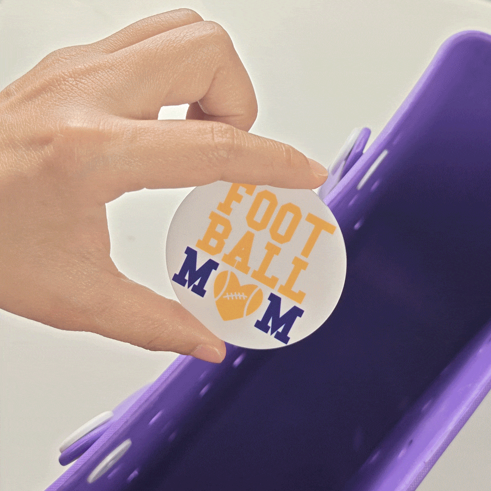 Gepersonaliseerde Honkbal Voetbal Hockey Sport Mamabutton Bedel met Naam Bogg Tas Accessoires Verjaardag Game Day Team Gift voor Mama