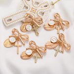 Broche de Nœud Papillon Personnalisée avec Breloque Initiale Vierge Marie et Croix Cadeau Baptême Sacrement pour Femme Chrétienne