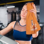 Gepersonaliseerde Cartoon Bal Sport Vrouwen Super Absorberende Sport Handdoek met Naam en Karabijnhaak Verjaardagscadeau voor Sportliefhebber