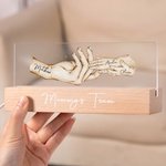Personalisierte Mom Team Fist Bump LED-Nachtlicht mit hölzernen Basis und 1-4 Namen Muttertag Kinderzimmer Dekoration Geburtstagsgeschenk für Mama Kinder