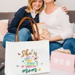 Personalisierte Sie ist stark Geburt Blume Schmetterlinge wiederverwendbare Canvas Tasche mit Spitznamen und Ledergriff Geburtstag Muttertag Geschenk für Frauen