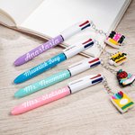 Personalizado 4 en 1 Multi-color lindo ratón de biblioteca encanto maestro bolígrafo retráctil con el nombre de vuelta a la escuela Apreciación regalo de cumpleaños para el profesor