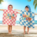 Gepersonaliseerde Cousin Crew Checkerboard Spiral Ray Zachte Quick Dry Kid Hooded Strandlaken met Naam Zomer Essentieel Verjaardagscadeau voor kinderen