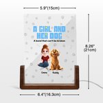 Personalizada Una chica y sus perros tienen un lazo inquebrantable Luz de noche LED acrílica con base de madera Decoración del hogar Regalo de cumpleaños para dueños amantes de los perros