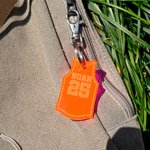 Llavero acrílico personalizado de camiseta de baloncesto con nombre y número de equipo deportivo Regalo para amante de jugadores de baloncesto