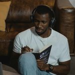 Personalisierte Er ist stark motiviert Heilung A5 Journal Notebook mit positiven Affirmationen und Namen inspirierende Geburtstagsgeschenk für Männer